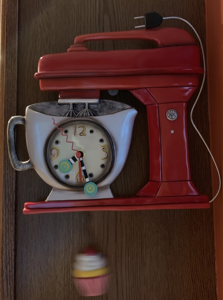 Mixer Clock with Cupcake Pendulum from Genoa