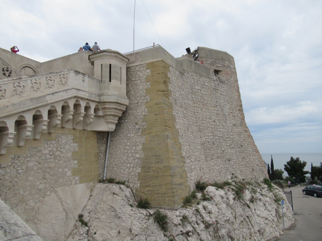 Notre Dame de la Garde - fortified wall